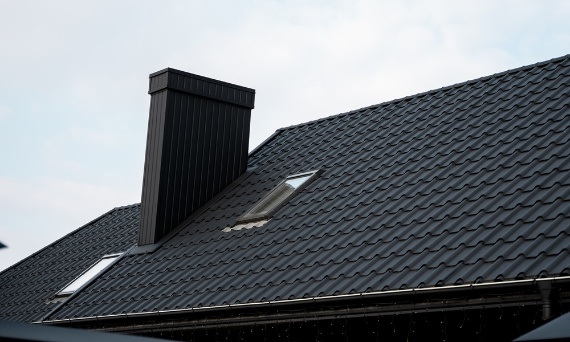 Niezbędne elementy przy budowie nowoczesnego dachu