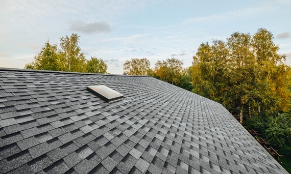 Najczęstsze błędy przy montażu pokryć dachowych